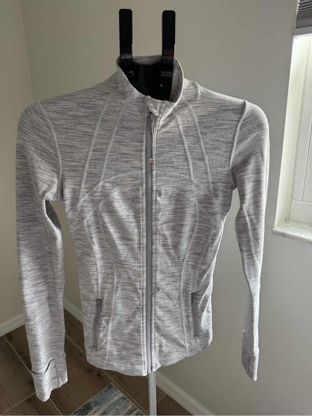 Lululemon Define - Picture 2 of 7